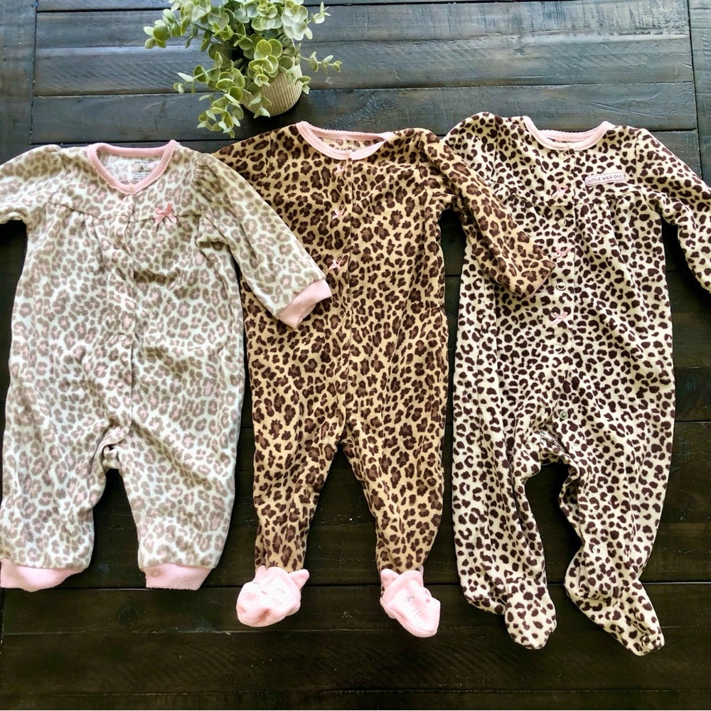 Carter’s leopard print fleece pajama bundle. Size 6 month
